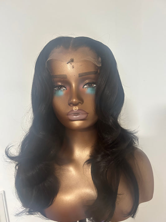 Laura Glueless ready to wear