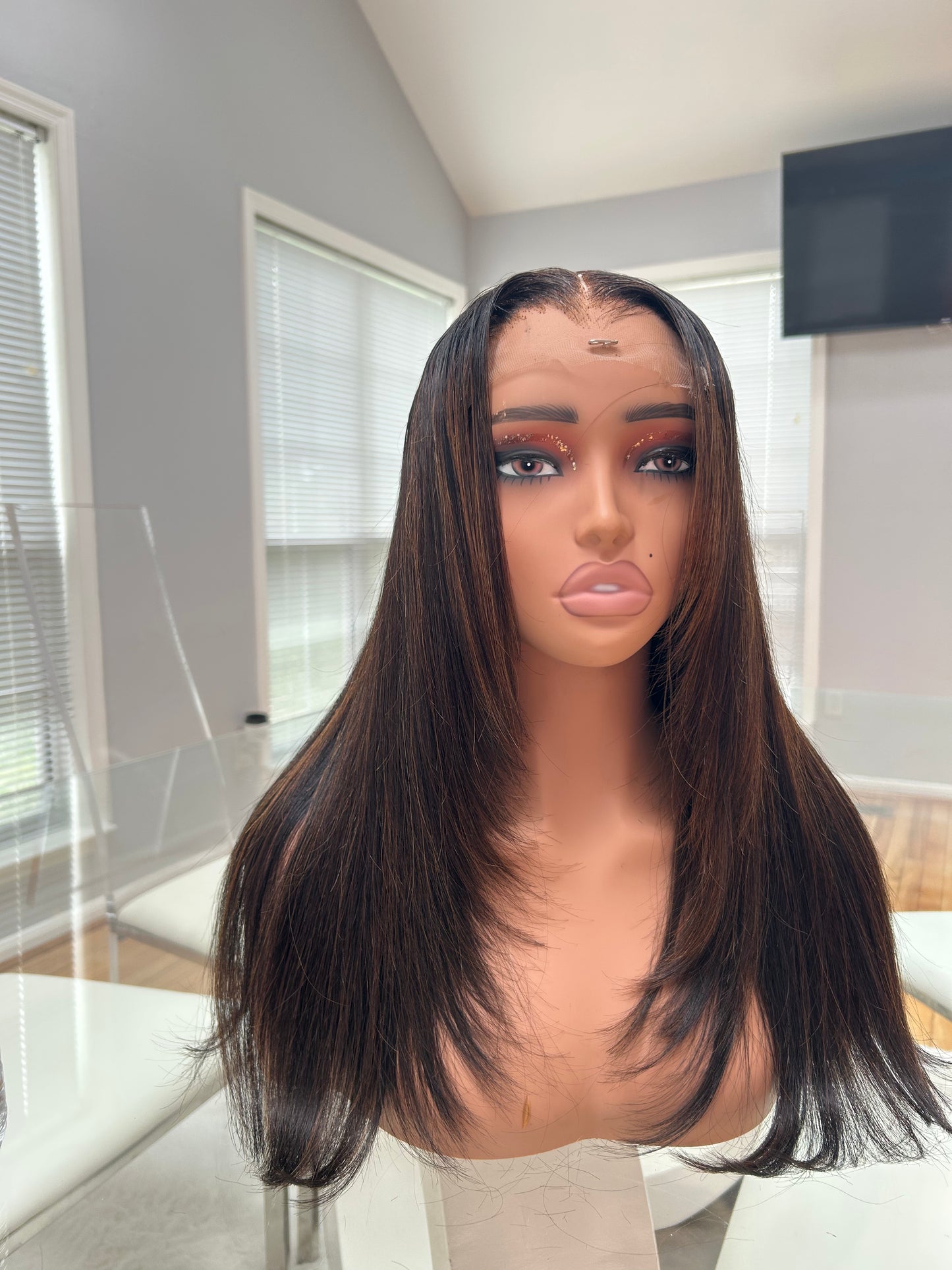 Amber glueless ready to wear unit